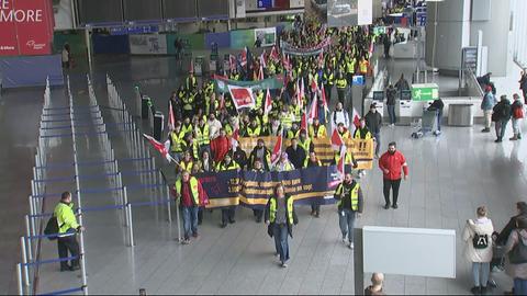 Streikendes Personal am Frankfurter Flughafen