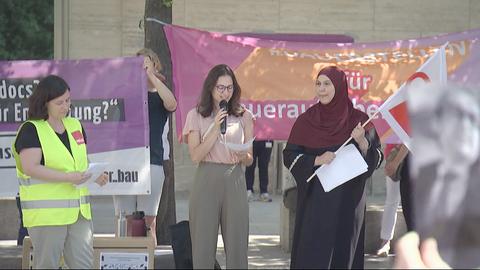 Frauen protestieren
