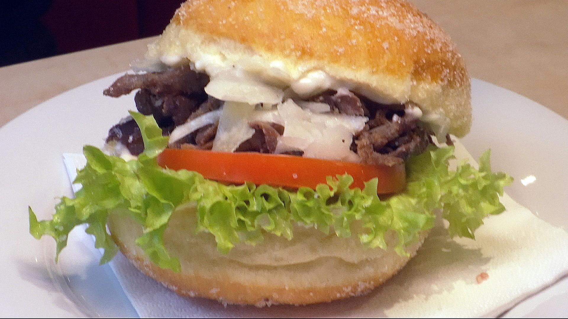 2025 als Döner: Verrückte Kreppel aus Nidda - Video | hessenschau.de ...