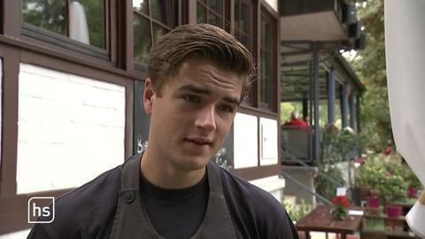 Jugendlicher beim Interview 