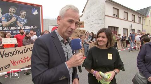 Reporter bei Demonstranten