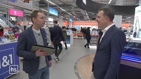 Interview in der Unterhaltungselektronik-Abteilung