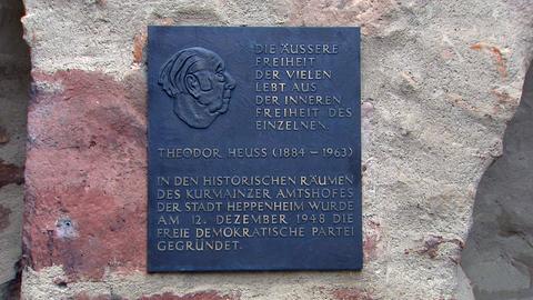 Eine Gedenktafel für Theodor Heuss