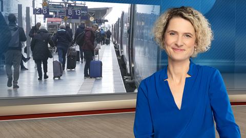 hessenschau-Moderatorin Kristin Gesang, im Hintergrund ein Bahnsteig