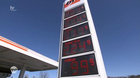 Verzweiflung an der Tankstelle – Sprit teuer wie nie