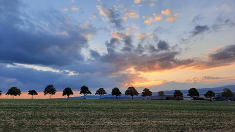 Den Sonnenaufgang in Hünstetten hat hessenschau.de-Nutzer Peter Enkelmann mit seiner Kamera festgehalten.