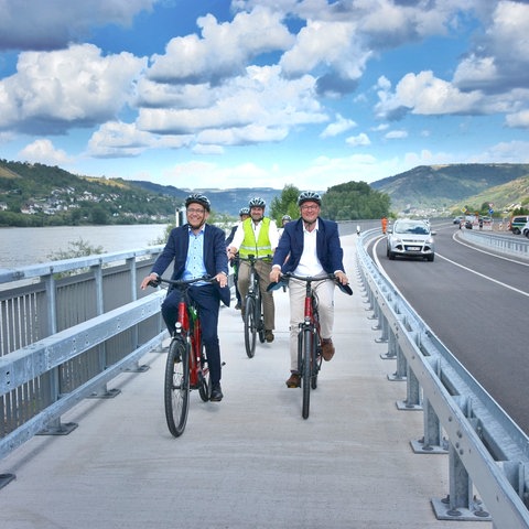 Al-Wazir und Luksic radeln auf dem neuen Radweg