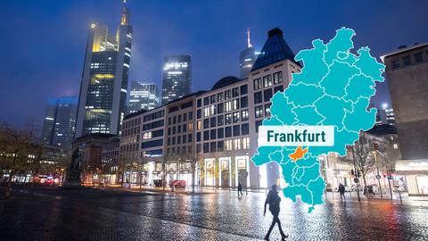 Frankfurt Innenstadt Fussgängerzone mit Hochhäusern im Hintergrund