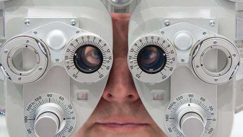 Untersuchung beim Augenarzt
