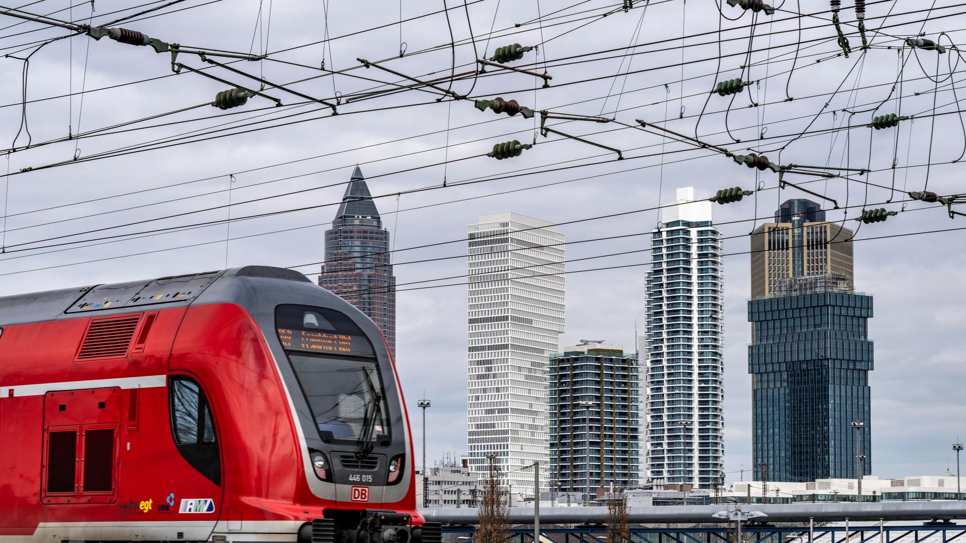 Das-erwartetet-Pendler-2025-im-ffentlichen-Nahverkehr
