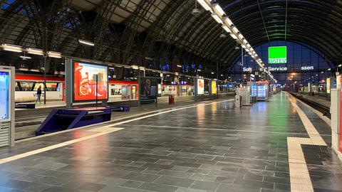 Leerer Bahnsteig in Frankfurt