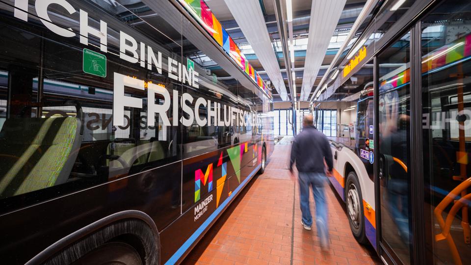 Wasserstoff-Tankstelle eröffnet - Kundschaft gibt es keine