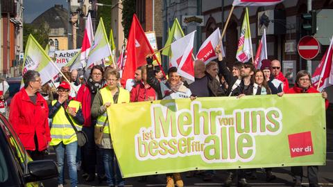 Demonstrationszug im Frankfurter Stadftteil Höchst.