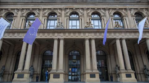 Eingang der Deutschen Börse in Frankfurt