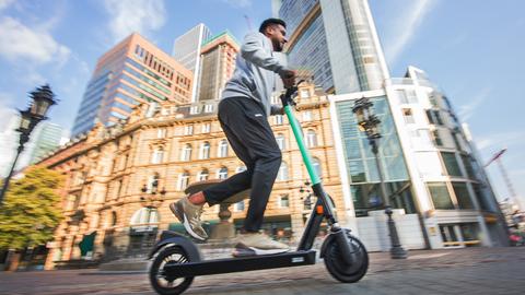 E-Scooter-Fahrer in Frankfurt