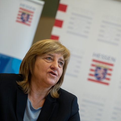 Hessens Justizministerin Eva Kühne-Hörmann bei einer Pressekonferenz