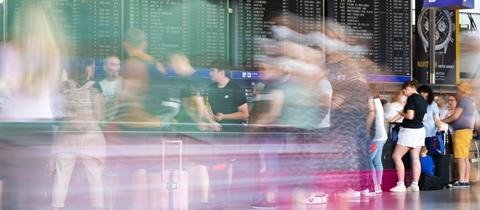 Passagiere am Flughafen Frankfurt