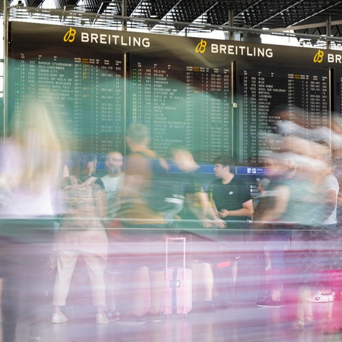 Passagiere am Flughafen Frankfurt