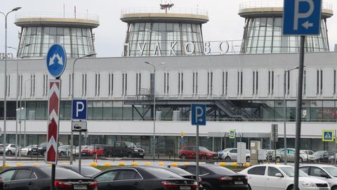 Flughafen Pulkovo in St. Petersburg