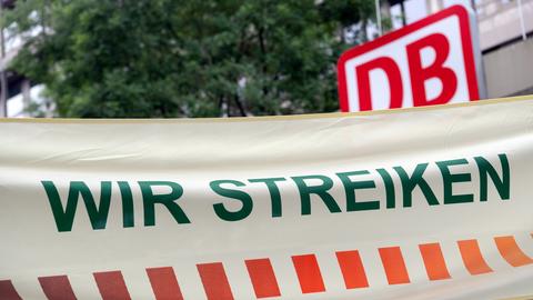 GDL Streik Plakat mit "Wir streiken"