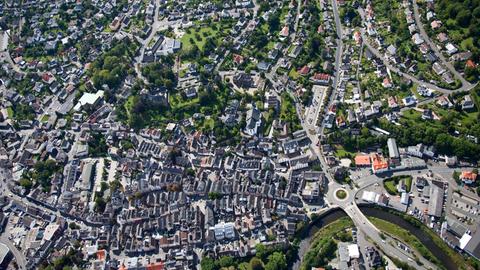 Wo ist die Lücke? Das Potenzialflächenkataster kann Kommunen helfen, mögliche Bauflächen zu finden. Hier ein Bild von Herborn.