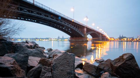 Theodor-Heuss-Brücke zwischen Mainz und Wiesbaden