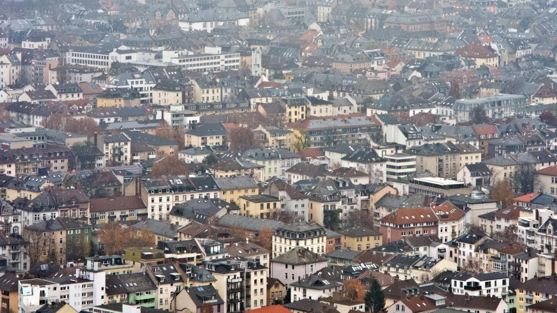 Hunderte Mieter der VBL fürchten drohende Privatisierung Hunderte Mieter der VBL fürchten drohende Privatisierung