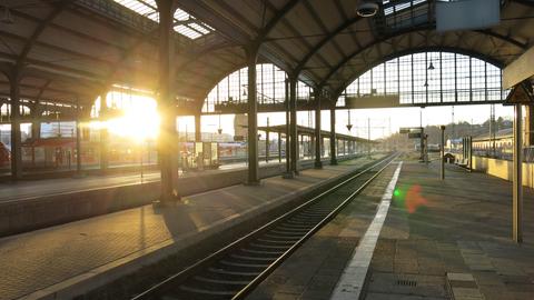 Nichts los: Der Wiesbadener Hauptbahnhof am Mittwochmorgen