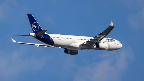 Lufthansa-Airbus in der Luft