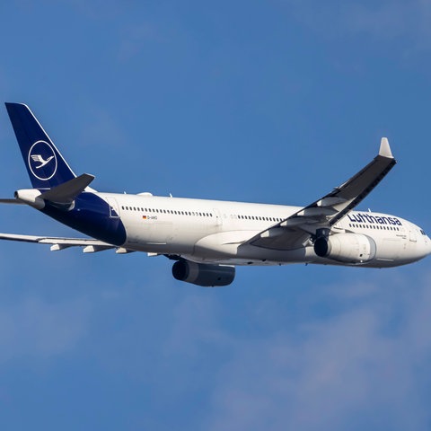 Lufthansa-Airbus in der Luft