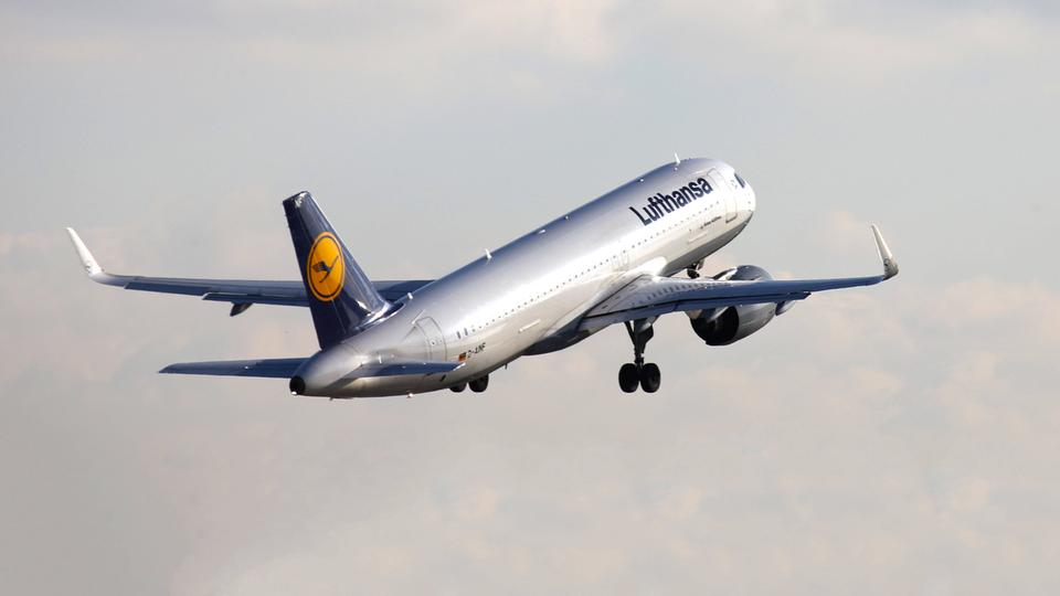 Lufthansa-Maschine beim Start in Frankfurt