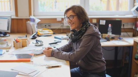 Sozialpädagogin Carmen Engelbrecht in der Marburger Bootswerft