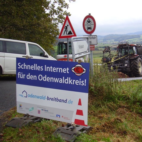 2010 begann der Ausbau des eigenen Glasfasernetzes im Odenwaldkreis.