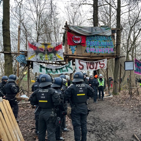 Polizei im Fechenheimer Wald