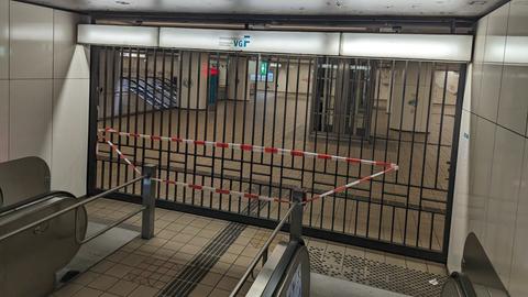 Gesperrte U-Bahnstation in Frankfurt