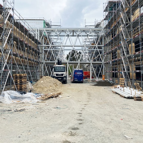 Die Theodor-Heuss-Schule Wetzlar: Baustelle mit Gerüsten